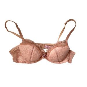 Vtg Agent Provocateur Blush Pink Lace Push Up Bra w Center Front Flower Detail